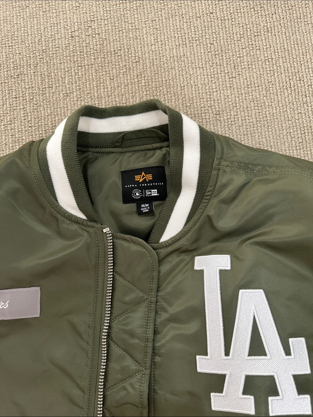 Los Angeles Dodgers Olive Green Patch Bomber Jacket medium new era - Picture 2 of 7